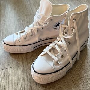 Women’s 8.5 Converse Chuck Taylor All Star Lift Sneakers